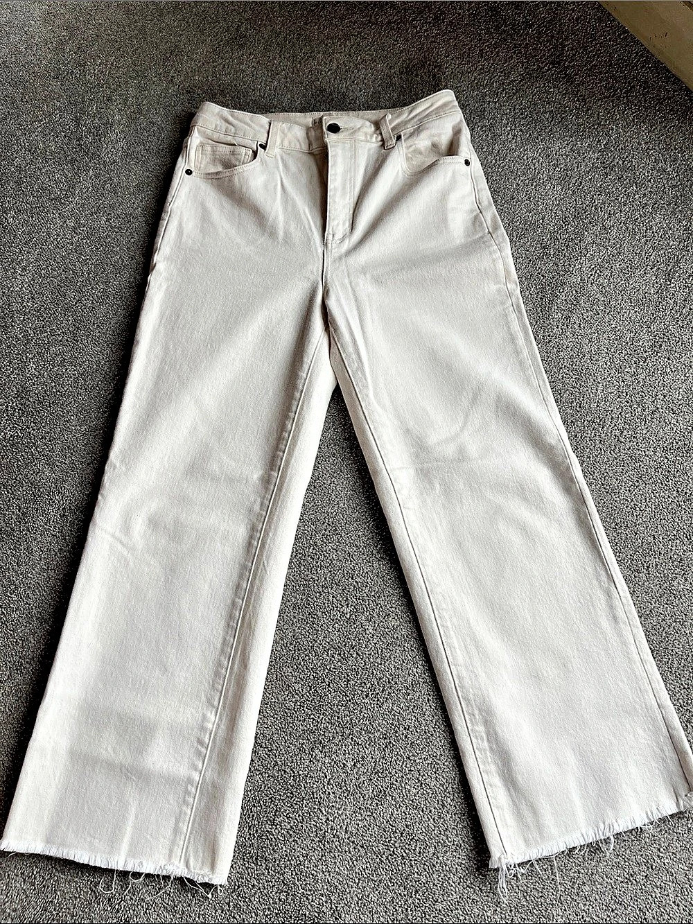 Oliver Logan Aberdeen Crop Wide Leg Crop Ecru jeans size 30